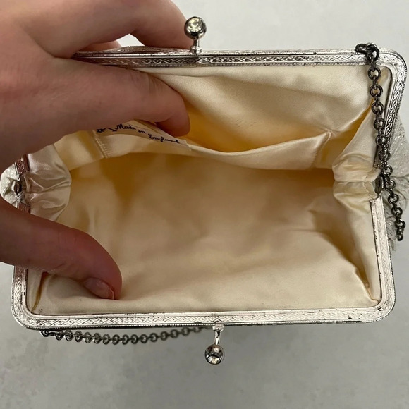 CFR/ Made in England/ Kiss snap closure/ Beige with gold thread/ Evening bag - Picture 7 of 14